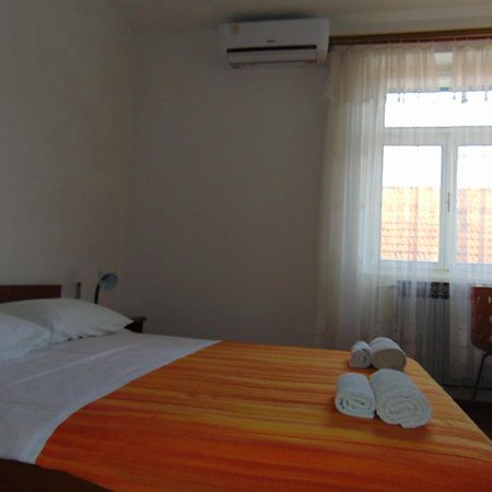 Marina Apartment End Rooms ヴェラ・ルカ エクステリア 写真