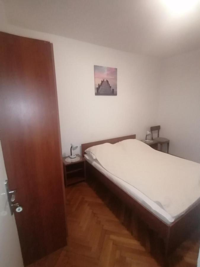 Marina Apartment End Rooms ヴェラ・ルカ エクステリア 写真