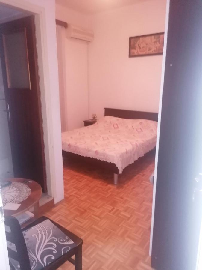Marina Apartment End Rooms ヴェラ・ルカ エクステリア 写真