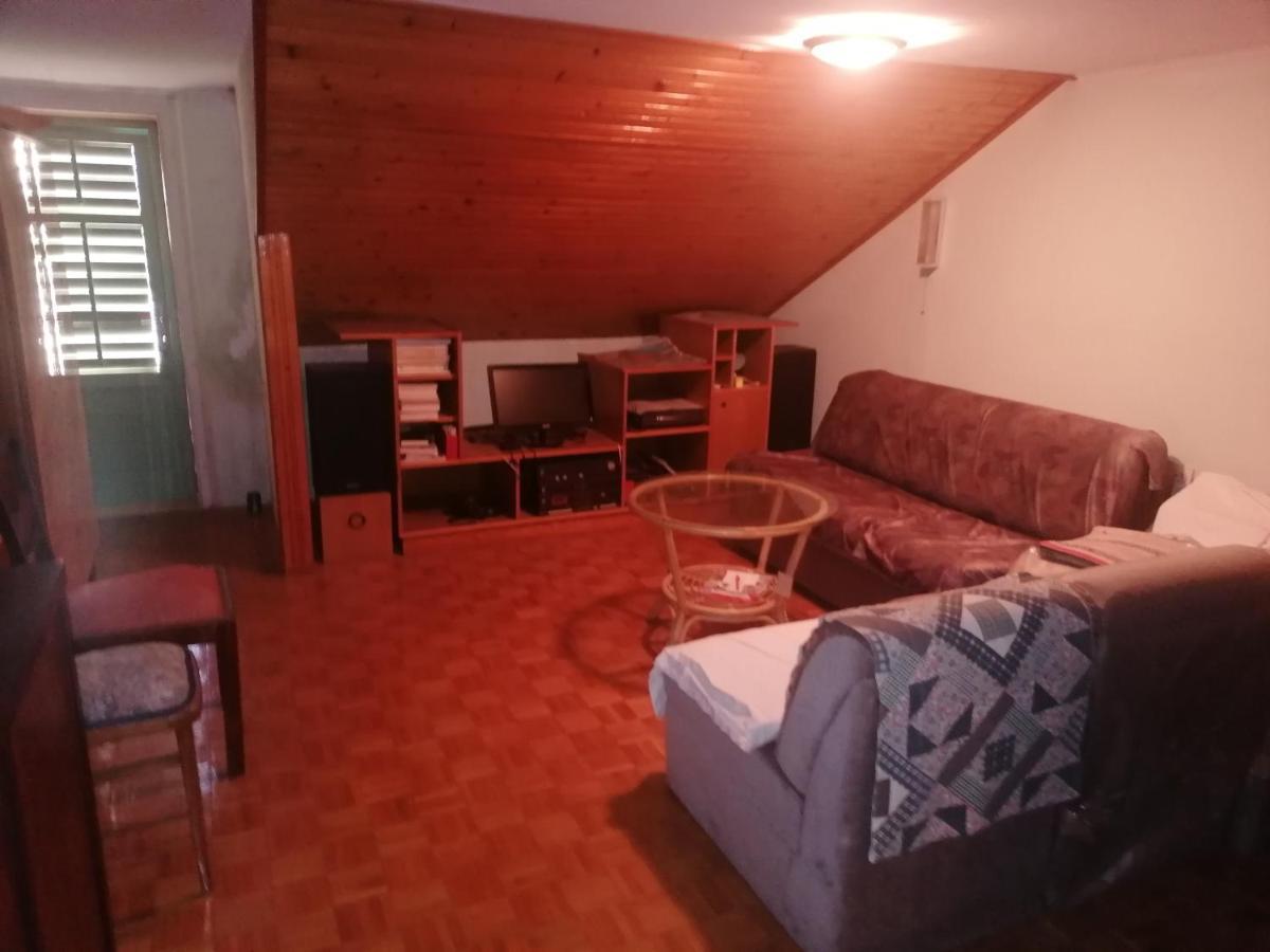 Marina Apartment End Rooms ヴェラ・ルカ エクステリア 写真