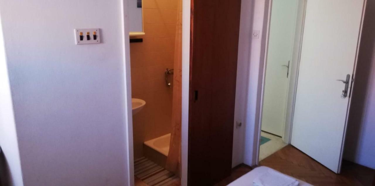 Marina Apartment End Rooms ヴェラ・ルカ エクステリア 写真