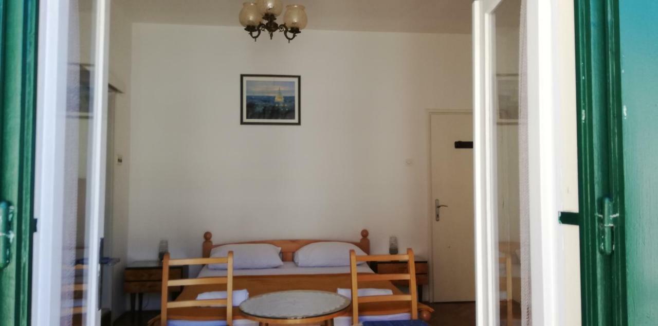 Marina Apartment End Rooms ヴェラ・ルカ エクステリア 写真